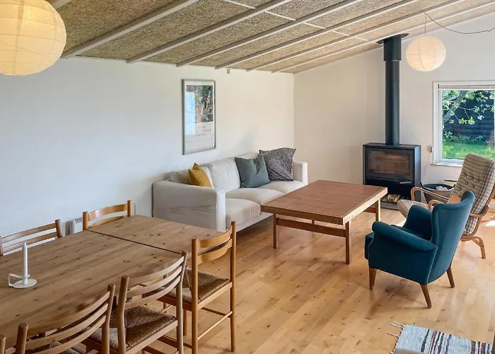 3 Bedroom Cozy In Casa de Férias *